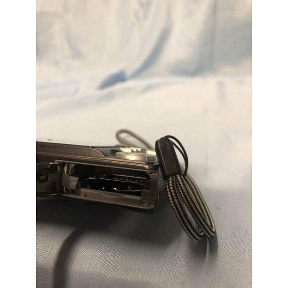 Sanyo VPC-T700 Digital Camera 7 MP Digicam With Battery No Charger - Untested - Picture 3 of 3